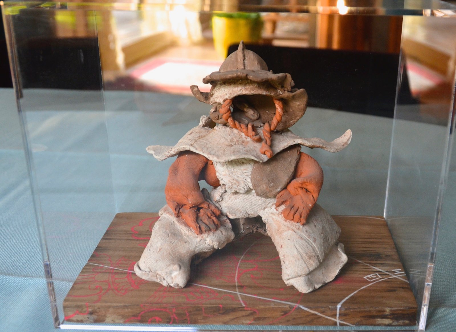 SAMURAI SHIBATA, Terracotta under plexiglass